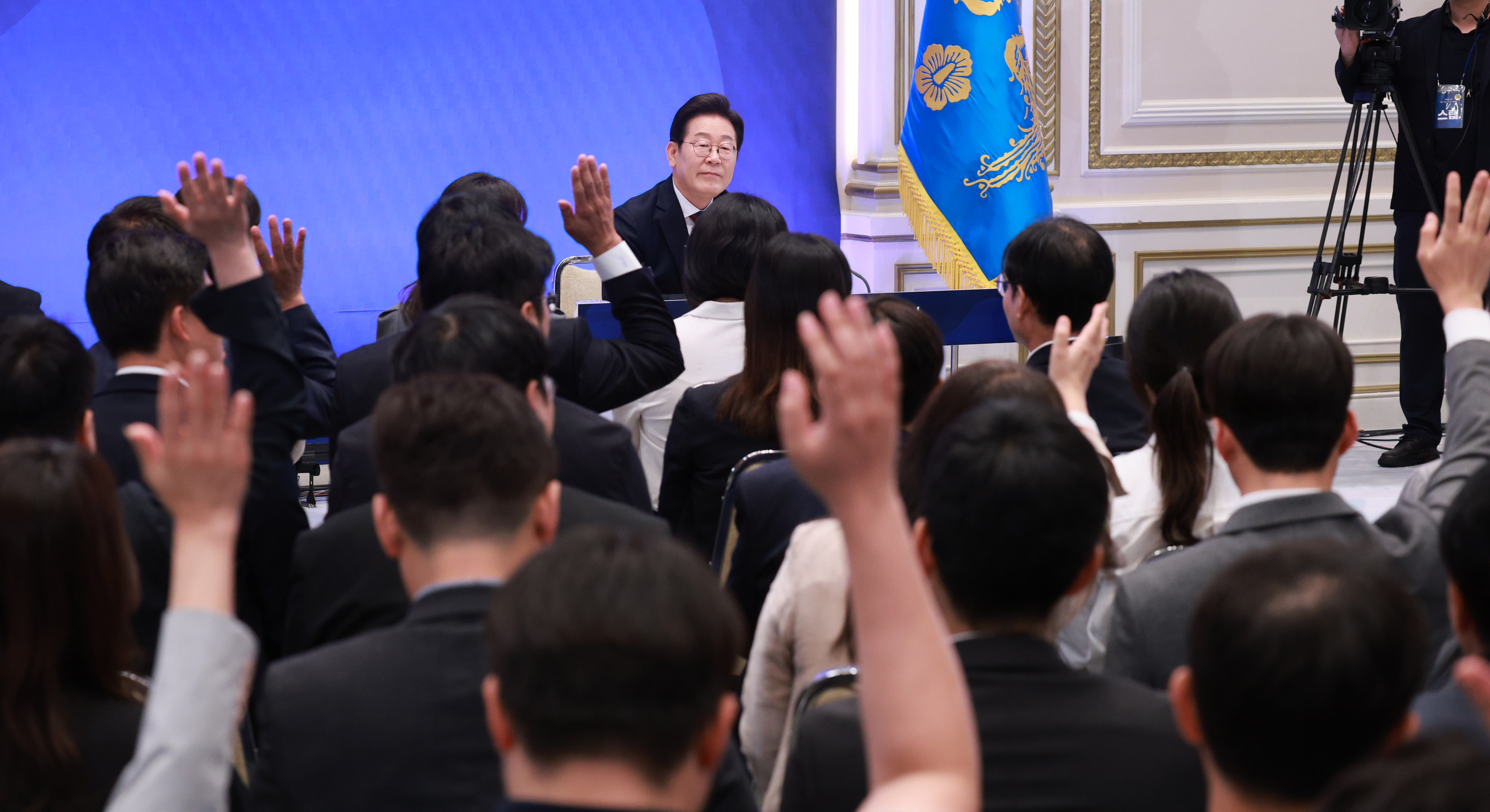 이복형제의 무이자 대출