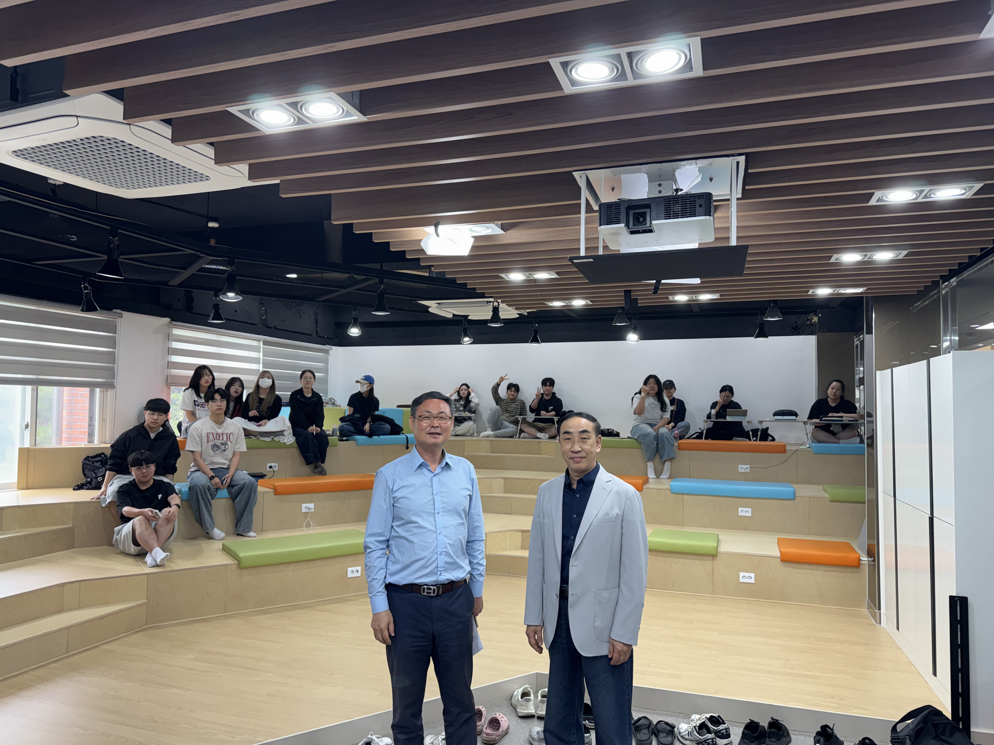 [학술특강] 일반기업체에서의 디자이너 진로_손부연 소장